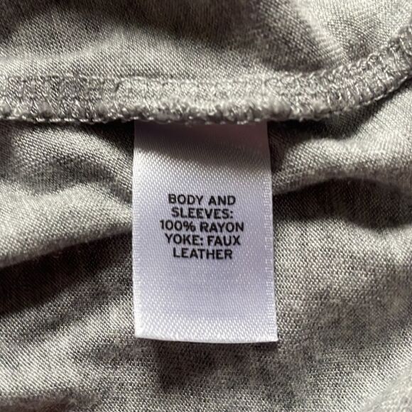 Trouvé Gray Tee with Silver Geometric Faux Leather Yoke - Picture 4 of 5